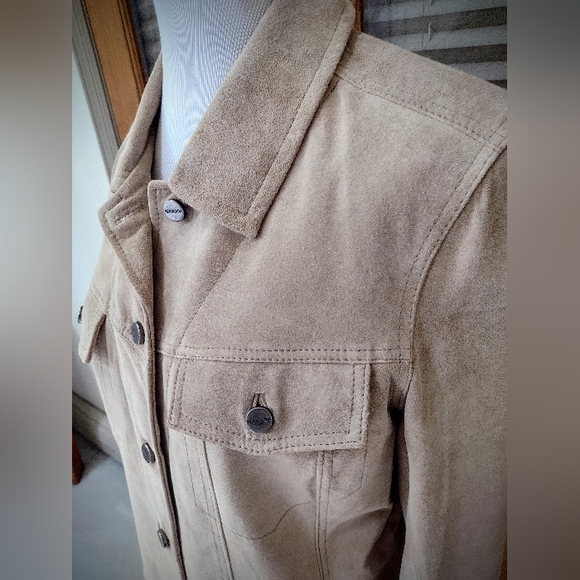 Genuine Suede Jacket by Bernardo, Medium, Perfect Condition, Like New - Picture 4 of 10